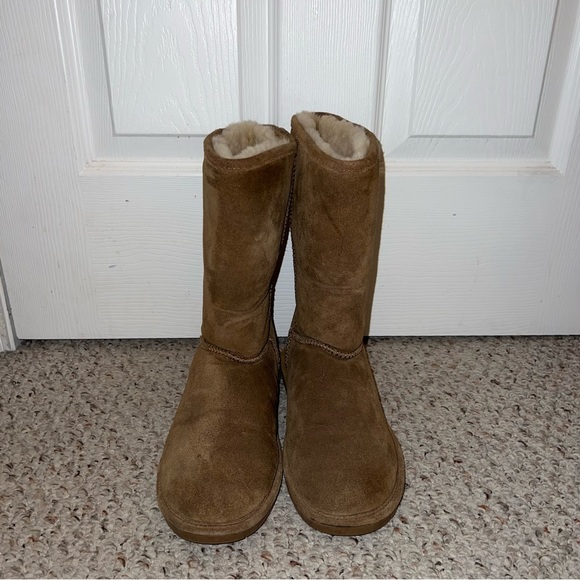 Bearpaw Boots - Picture 4 of 7
